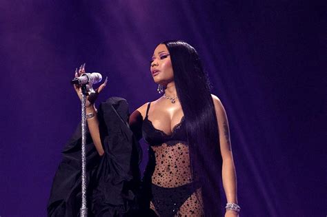 Nicki Minaj Hosted the 2023 MTV VMAs - Here's What Happened - XXL