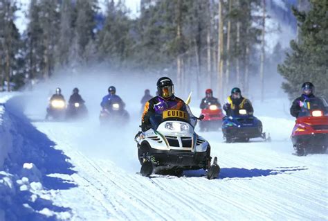 Snowmobile Tours - Snowmobiles.org