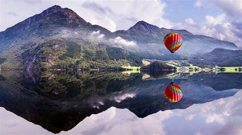 Hot Air Balloon 4K Wallpaper [3840x2160]