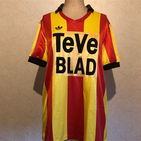 KV Mechelen 1987-88 Kits