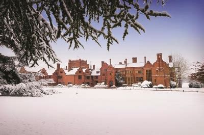 Wondrous winter weddings at Hanbury Manor | Easier