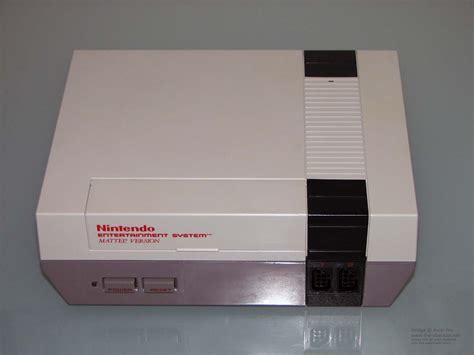 Nintendo Entertainment System 'NES' (Famicom) Game Console