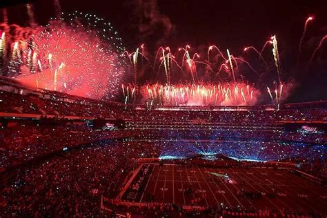 Super Bowl XLVIII Halftime Show | PixMob | Produits LED Personnalisés ...