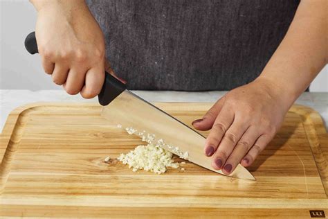 Knife Skills for Beginners: A Visual Guide to Slicing, Dicing, and More