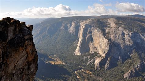 Dean Potter’s GoPro Captured Fatal Wingsuit Jump