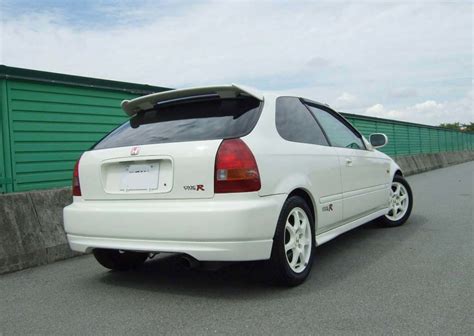 Honda Civic Type R EK9 Buyer's Guide & History - Garage Dreams