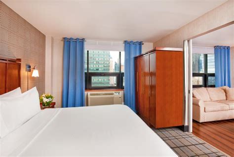 Four Points by Sheraton Midtown Times Square in New York (NY) - Room ...