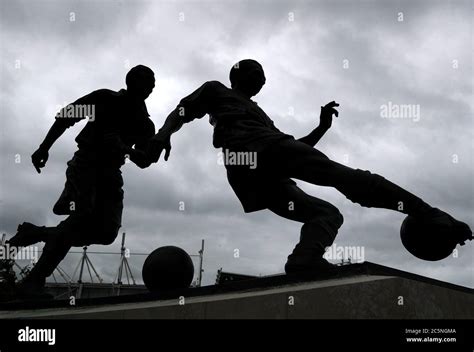 Stanley matthews statue hi-res stock photography and images - Alamy