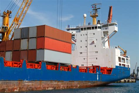 The difference between a freight forwarder and a cargo shipper | CSI