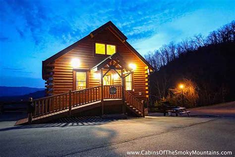 Pigeon Forge Cabin - Mountain View - 1 Bedroom - Sleeps 4