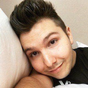 Nikocado Avocado - Age, Family, Bio | Famous Birthdays