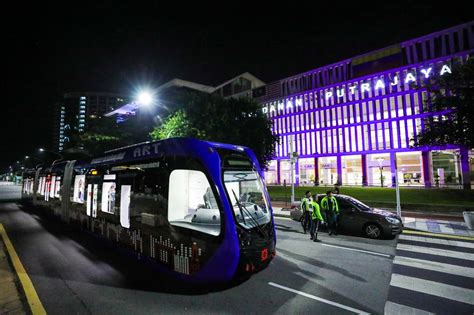 Putrajaya's Trackless Tram Opens For Free Public Trial - Lowyat.NET