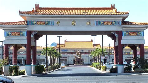 These are the top 3 restaurants in Vegas' Chinatown. You don't know where that is, do you? - LA ...