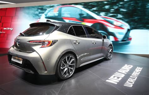 2019 Toyota Corolla Hybrid hatchback debuts in Geneva for Europe