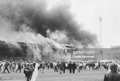 180 Bradford City Stadium Fire Photos & High Res Pictures - Getty Images