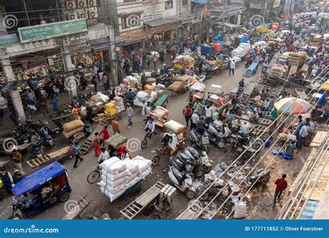 Busy Street in Old Delhi, India Editorial Photography - Image of crowd ...