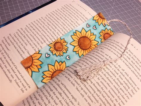 IMG_4909 | Book art diy, Bookmarks handmade, Creative bookmarks