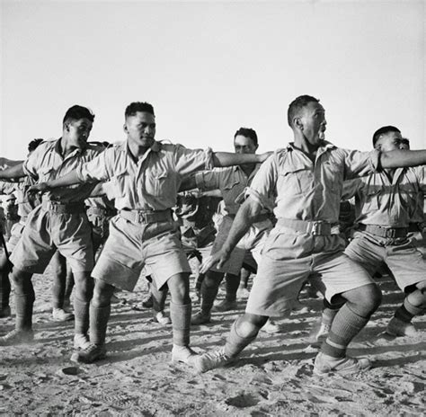 Maori Battalion haka in Egypt, 1941 - Rare Historical Photos