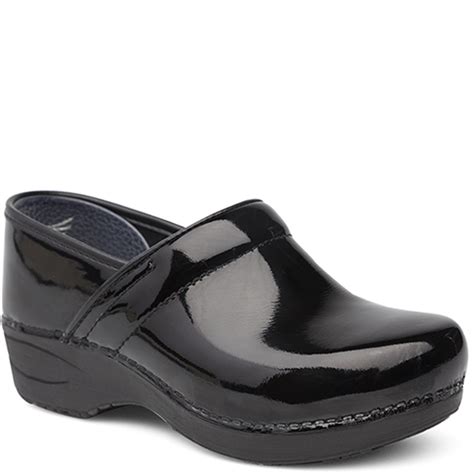 Dansko XP 2.0 BLACK PATENT LEATHER Clogs - Family Footwear Center