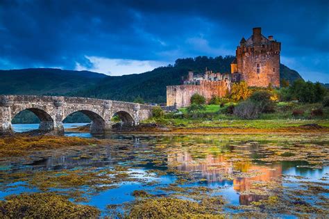 Contemplez le château d’Eilean Donan, ce bijou médiéval bordé par le ...