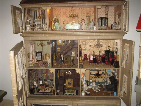 Scottish house interior | Doll house, Antique dollhouse, Dolls house ...