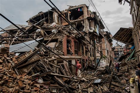 Caught in Nepal’s Earthquakes - The New York Times