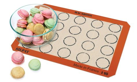 Amazon.com: Silpat AE420295-22 Macaron Mat: Baking Sheets: Kitchen ...