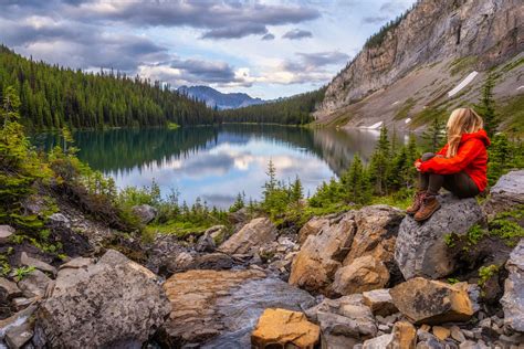 26 STUNNING Lakes in Alberta You Have to See to Believe