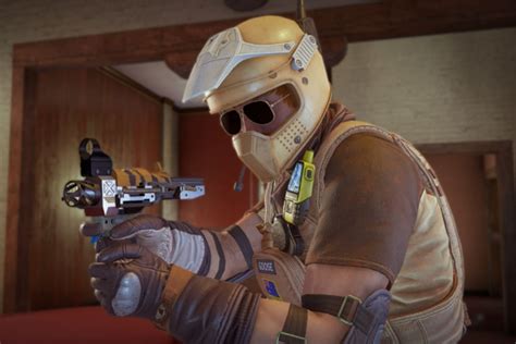 Mozzie guide: 6 tips for Rainbow Six Siege's defender