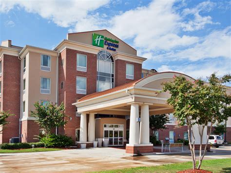 Hotel near Baton Rouge | Holiday Inn Express & Suites Baton Rouge East