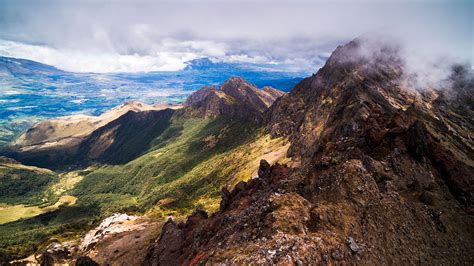 Ruminahui Volcano summit, Cotopaxi National Park, Avenue of Volcanoes ...