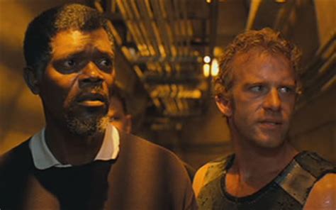 Samuel L. Jackson and Thomas Jane in Deep Blue Sea