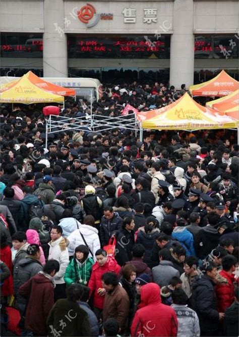 China blizzard disrupts pre-holiday rush for home (24 pics)