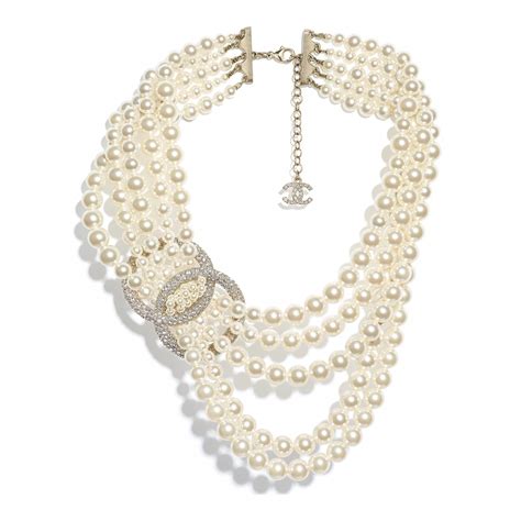 Chanel - PRE FW2018/19 | Metal, glass pearls & strass gold, pearly white & crystal necklace ...