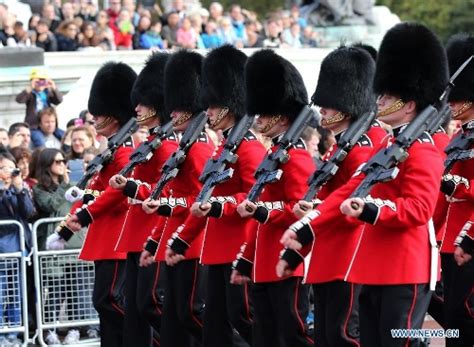 British Royal Guards attend changing ceremony at Buckingham Palace - Global Times