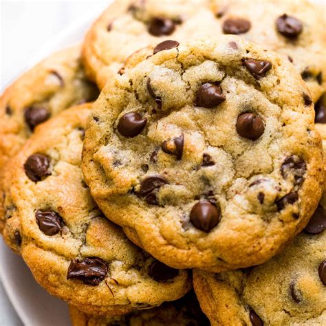 Best Bakery Style Chocolate Chip Cookies Recipe - Handle the Heat
