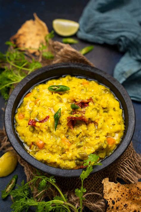 Dalia Khichdi Recipe (Broken Wheat Khichdi) - Whiskaffair