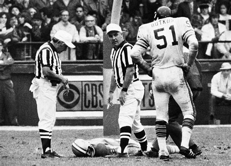 51 Years Ago, Chuck Hughes Died After Collapsing On The Field. The NFL ...