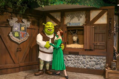 Shrek and Donkey In New Meet And Greet Location at Universal Studios ...