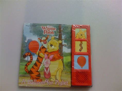 A Balloon for Piglet (Disney Winnie the Pooh Play a Sound Book): unknown author: 9781450803830 ...