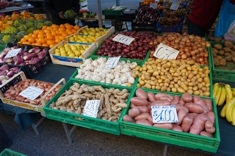 Open-Air Market in Milan | Joie de Vivre - Blog by g4gary