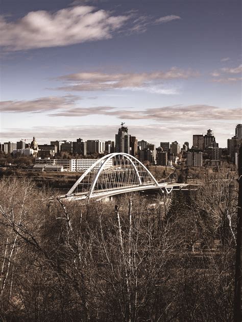 Keegan Goerz Photography - Edmonton's Skyline at Night