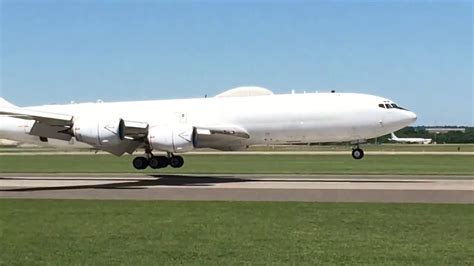 Boeing E-6 Mercury Extreme Low Approach Demonstration - YouTube