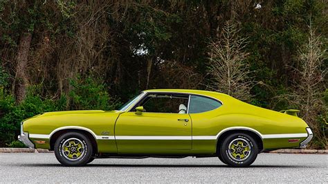 Rare 1971 Oldsmobile 442 W-30 Is a Lime Green Treat for Those Living in ...