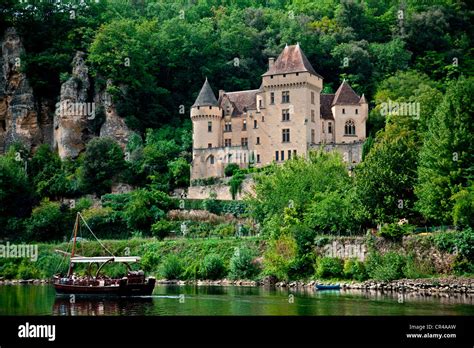 Château de La Malartrie castle, La Roque-Gageac village, Dordogne Stock ...