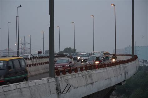 Traffic on Yamuna Expressway - PixaHive