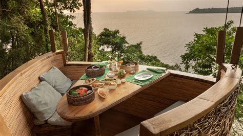 The Tree-Top Thailand Restaurant That Only Serves 4 Guests At A Time