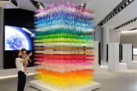 » Paper art installation by Emmanuelle Moureaux at ‘Space in Ginza’ exhibition, Tokyo – Japan