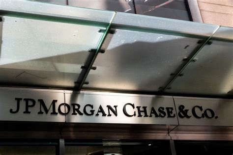 JPMorgan profit beats estimates on record interest income, First ...