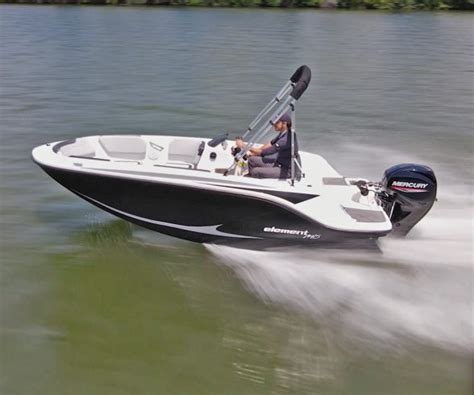 2022 Bayliner M15 Deck Boat Review: Simple On Purpose - Boat Trader Blog